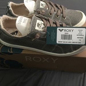 Womens gray sneakers size 7.5